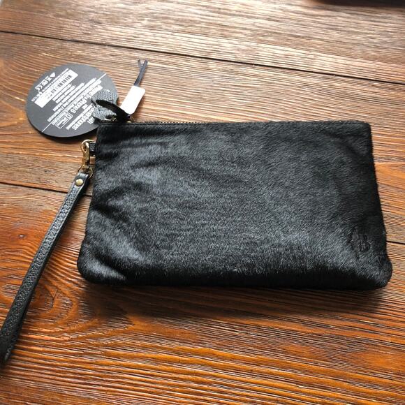 Mighty Purse Iphone Charging Purse Black Calf Fur New with tags Retails for $110 - Picture 6 of 11
